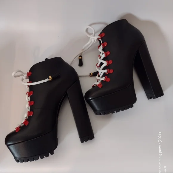 ON HOLD 🎀 Gucci "Kayla" Calfskin Lifford Lace Up Boots - Picture 7 of 16